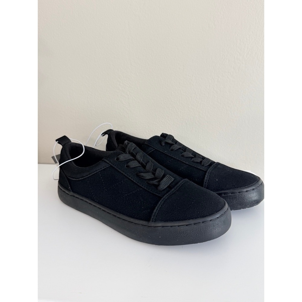 Art Class Canvas Sneakers Kids Size 2 Black Low Top Lace Up NWT